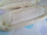 「ヤマザキ もちもちとした白いロールパン ミルククリーム 袋1個」のクチコミ画像 by はるるそらさん