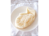 「ローソン Uchi Cafe’ SWEETS もっちりとした白いたい焼き」のクチコミ画像 by ぷちとまとさん
