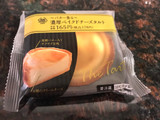 「ミニストップ MINISTOP CAFE バター香る 濃厚ベイクドチーズタルト」のクチコミ画像 by 甘いの大好きさん