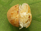 「ヤマザキ ふんわりチーズのパン レアチーズ風味クリーム 袋1個」のクチコミ画像 by はるるそらさん