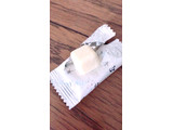 「明治 メルティーキッス とろけるホワイト 箱25g」のクチコミ画像 by ゆーたまさん