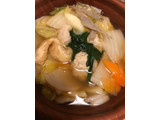 「セブン-イレブン 1日に必要とされる野菜1／2が摂れる鶏団子鍋」のクチコミ画像 by あっちゅんちゃんさん