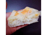 「ファミリーマート とろーりチーズの白いパン」のクチコミ画像 by はなっコさん