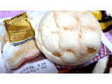 「ローソン 白いメロンパン 北海道産生クリーム使用」のクチコミ画像 by もぐもぐ1228さん