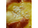 「ヤマザキ 十勝産チーズのチーズクリームパン 袋1個」のクチコミ画像 by レビュアーさん