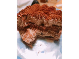 「ローソン Uchi Cafe’ SWEETS 苺のミニホールチョコケーキ」のクチコミ画像 by オタチーヌさん