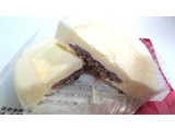 「ローソン Uchi Cafe’ SWEETS 新之助米粉のロールケーキ きたろまん小豆のつぶあん入り」のクチコミ画像 by ゆっち0606さん