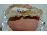 「ファミリーマート 白桃を味わうもちっとパン 白桃ジャム＆ホイップ」のクチコミ画像 by Emizabethさん