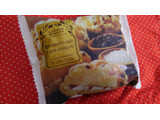 「ローソン 塩キャラメルクリーム入り チョコチップメロンパン」のクチコミ画像 by デイジさん