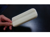 「井村屋 クリームチーズアイス ストロベリー 袋65ml」のクチコミ画像 by しろねこエリーさん