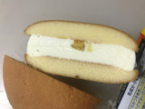 「コールド・ストーン・クリーマリー プレミアムケーキサンド ハニーポップチーズケーキ 袋65ml」のクチコミ画像 by SweetSilさん