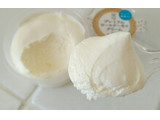 「ローソン Uchi Cafe’ SWEETS プレミアムロールケーキのクリーム」のクチコミ画像 by ぷちとまとさん