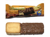 「ロッテ ガーナ チョコ＆クッキーサンド ローストミルク 袋76ml」のクチコミ画像 by かもみーるさん