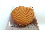 「セブンプレミアム バターが贅沢に香るクッキーサンド 袋1個」のクチコミ画像 by ゆっち0606さん