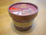 「ゴディバ カップアイス ミルク チョコレートチップ カップ125ml」のクチコミ画像 by mignon さん