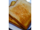 「ファミリーマート バター香るもっちりとした食パン 8枚」のクチコミ画像 by こぺぱんさん