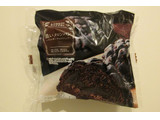 「ローソン 黒いメロンパン ベルギーチョコホイップ」のクチコミ画像 by キックンさん