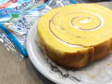 「ヤマザキ チーズのロールケーキ 北海道産チーズ入りクリーム 袋1個」のクチコミ画像 by やにゃさん