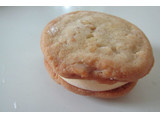 「森永製菓 ステラおばさんのクッキーサンドアイス マカダミア 箱1個」のクチコミ画像 by キックンさん