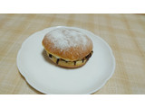 「ファミリーマート ファミマスイーツ 冷やして食べるドーナツバーガー カスタード＆ホイップ」のクチコミ画像 by やっぺさん