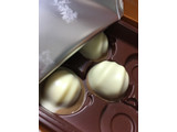 「明治 マカダミアチョコレート ホワイトベール 箱9粒」のクチコミ画像 by chan-manaさん
