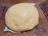 「ファミリーマート ファミマ・ベーカリー こだわりのメロンパン バター風味ホイップ」のクチコミ画像 by gggさん