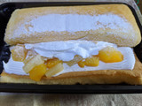 「カンパーニュ たっぷりクリームを包んだフルーツケーキ」のクチコミ画像 by banさん