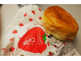 「八天堂 くりーむパン ストロベリー 袋1個」のクチコミ画像 by モーパパさん