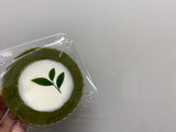 「ローソン Uchi Cafe’ SWEETS お抹茶ティラミスロールケーキ」のクチコミ画像 by かずなさん