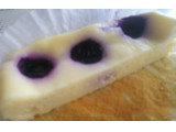 「セブン-イレブン ブルーベリー＆チーズケーキ」のクチコミ画像 by モーパパさん