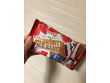 「明治 ストロベリーチョコレートアイスサンド 袋75ml」のクチコミ画像 by モニャモニャさん