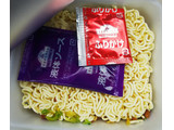 「トップバリュ ベストプライス ソースとのからみがよい中太麺 香ばしソースの焼そば カップ129g」のクチコミ画像 by モーパパさん