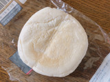 「ファミリーマート ファミマ・ベーカリー 白いレアチーズパン」のクチコミ画像 by gggさん