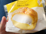 「ファミリーマート たっぷりクリームのダブルシュー」のクチコミ画像 by 御飯野友子さん