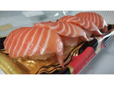 「アオキスーパー 魚屋さんのお寿司 サーモンにぎり」のクチコミ画像 by なんやかんやさん