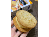 「森永製菓 ステラおばさんのクッキーサンドアイス メープル＆ウォールナッツ 箱1個」のクチコミ画像 by ちいぼうさん