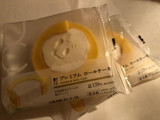 「ローソン Uchi Cafe’ SWEETS プレミアムロールケーキ」のクチコミ画像 by まりこさん