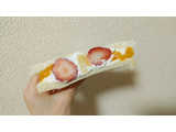 「ファミリーマート いちごのフルーツミックスサンド」のクチコミ画像 by やっぺさん