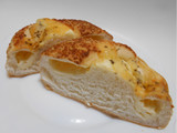 「Pasco 国産小麦の四種のチーズパン 袋1個」のクチコミ画像 by コマメのグルメさん