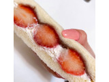 「ローソン 苺とあんこの和サンド」のクチコミ画像 by レビュアーさん