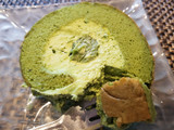 「シャトレーゼ 糖質50％カットの抹茶ロール」のクチコミ画像 by 食い倒れ太郎さん