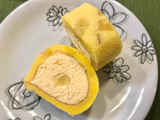 「ローソン Uchi Cafe’ おいもさんのもち食感ロール なると金時芋餡使用」のクチコミ画像 by やにゃさん