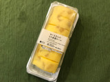 「ローソン Uchi Cafe’ おいもさんのもち食感ロール なると金時芋餡使用」のクチコミ画像 by やにゃさん