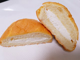 「ヤマザキ シューDEメロンパン チーズホイップクリーム 袋1個」のクチコミ画像 by nag～ただいま留守にしております～さん