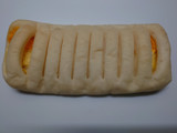 「ファミリーマート ファミマ・ベーカリー もっちパン 2種のチーズ」のクチコミ画像 by レビュアーさん