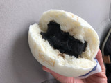 「ファミリーマート 北海道産小豆のこしあんまん ごま風味」のクチコミ画像 by こつめかわうそさん