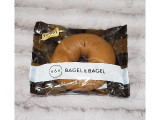 BAGEL＆BAGEL ベーグル 沖縄黒糖とクルミの実食写真（みにぃ321321さん）