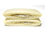 「ヤマザキ ランチパック クッキー＆クリーム 塩バニラ風味」のクチコミ画像 by つなさん