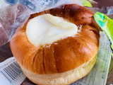 「オイシス 北海道！ クリームチーズパン 1個」のクチコミ画像 by いもんぬさん