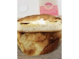 「ファミリーマート ファミマ・ベーカリー シュークリームみたいなパン カスタード＆ホイップ」のクチコミ画像 by とくめぐさん